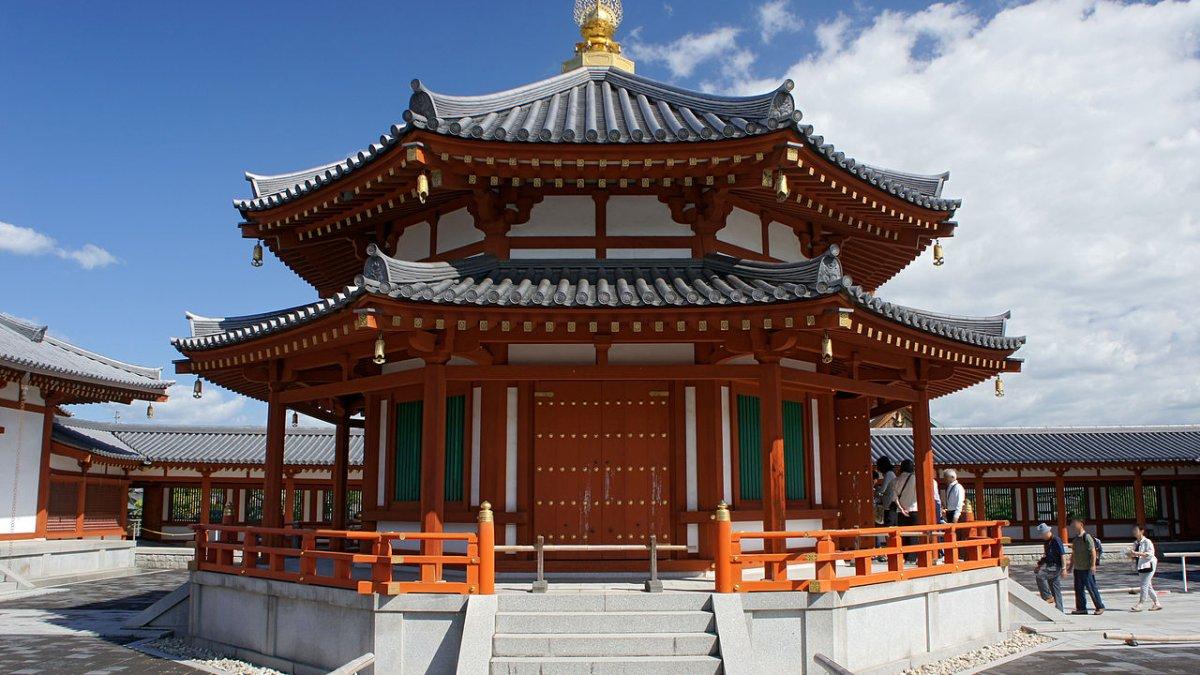 Kuil Yakushiji, satu tempat wisata hits di Nara Jepang buat kamu yang baru pertama kali liburan ke sana.