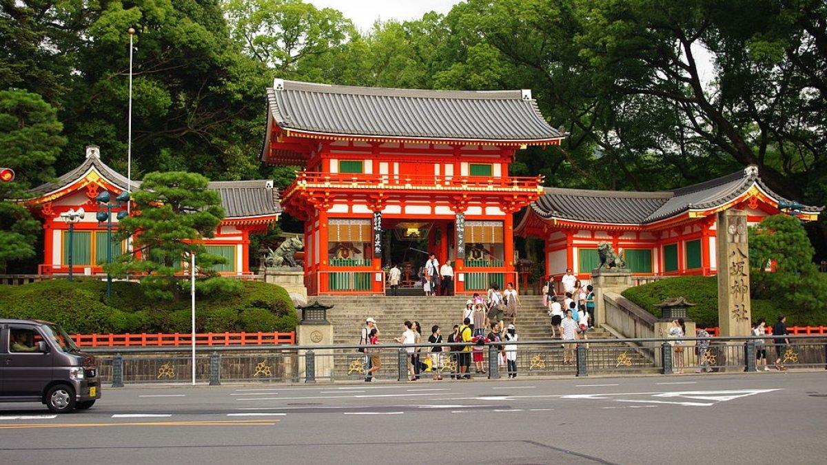 Kuil Yasaka, satu kuil terbaik di Kyoto Jepang yang menarik buat kamu jelajahi.