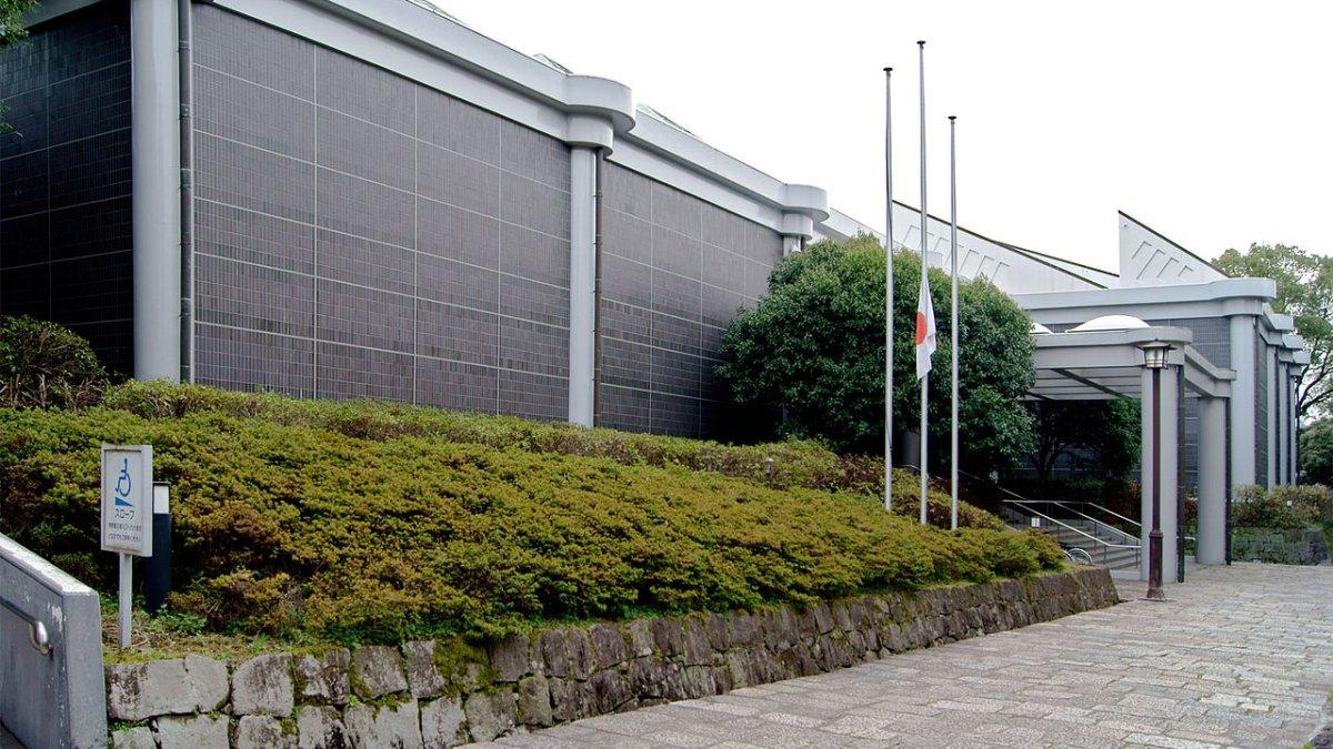 Kumamoto City Museum, satu tempat wisata terbaik di Kumamoto Jepang.