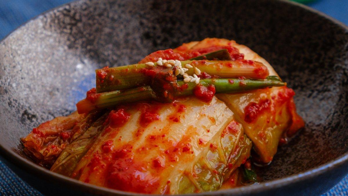 Kimchi, kuliner khas Korea Selatan yang sering hadir dalam drama Korea.