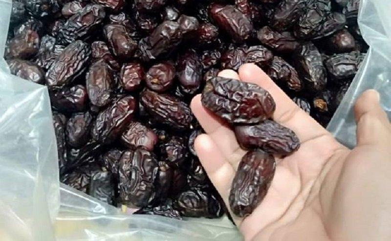 Kurma Safawi, satu kurma khas Arab Saudi yang cocok buat kamu jadikan oleh-oleh.