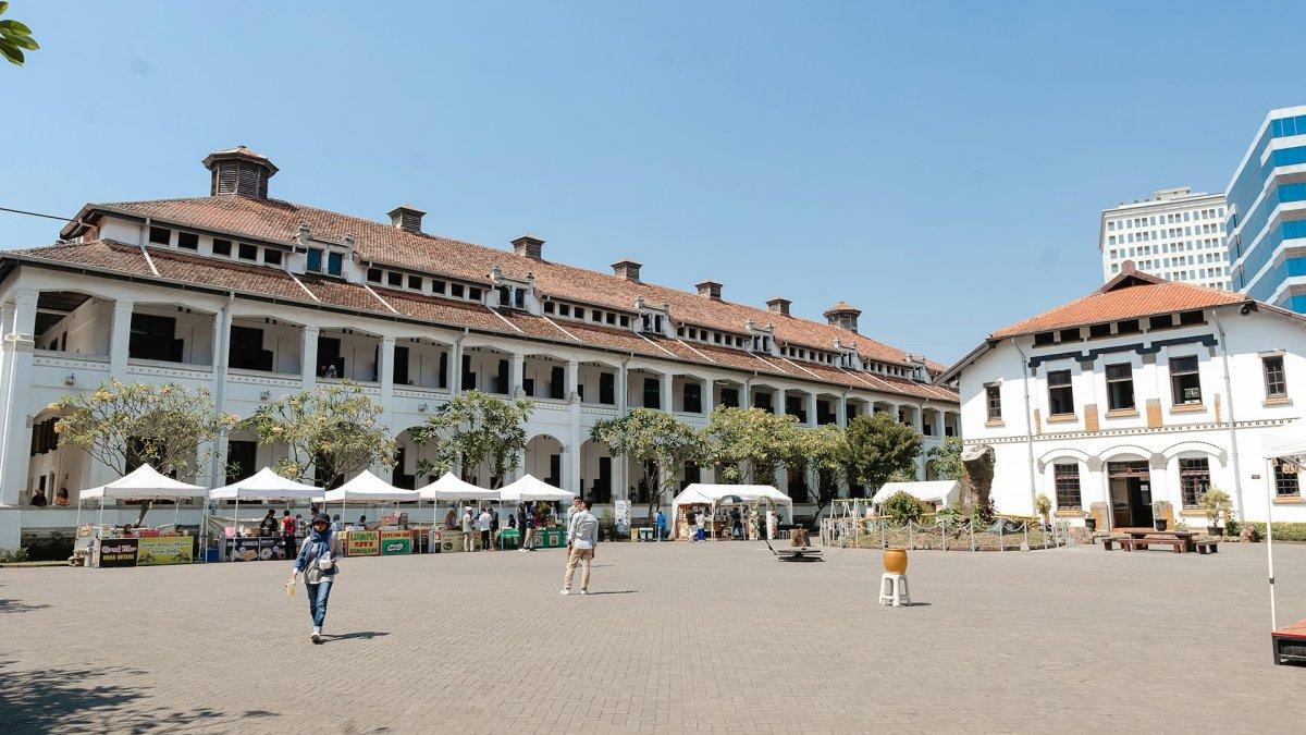 LAWANG SEWU SEMARANG - Lawang Sewu, satu tempat wisata hits di Semarang, Jawa Tengah. 