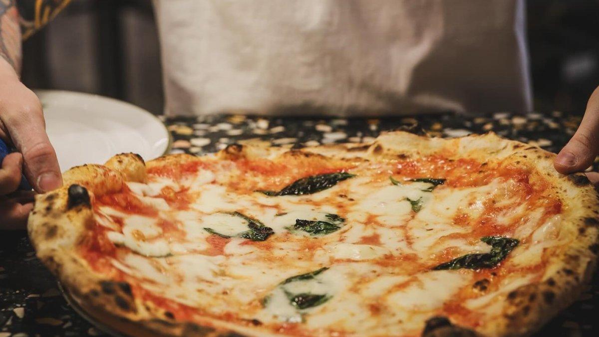 L’Antica Pizzeria Da Michele Singapore, satu kafe baru di Singapura buat makan malam enak.