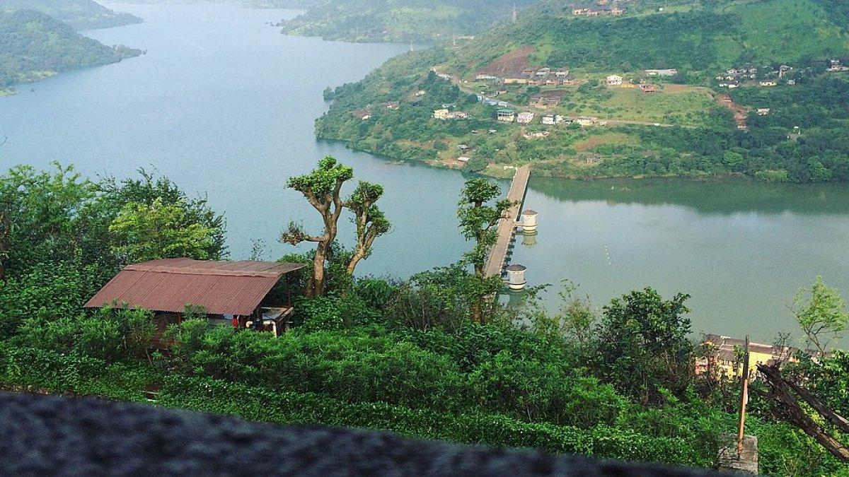 Lavasa, satu tempat wisata terbaik di India yang aman dikunjungi solo traveler wanita.