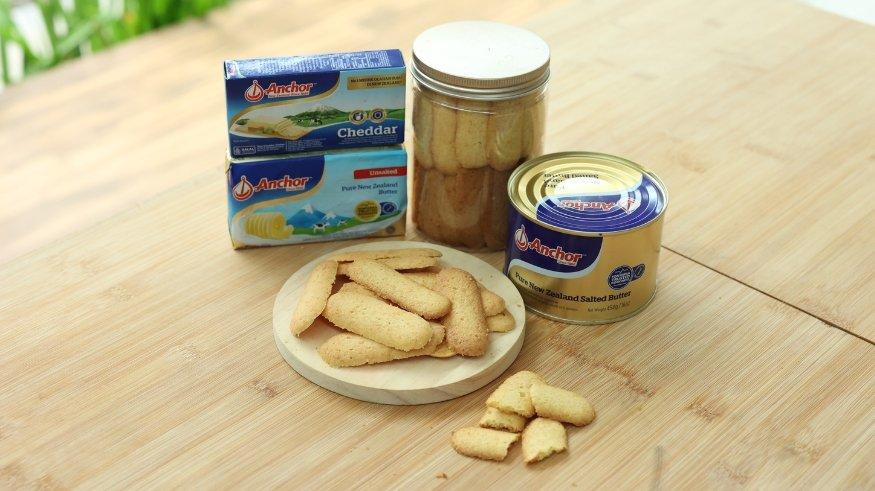 Ilustrasi lidah kucing yang renyah dan buttery.