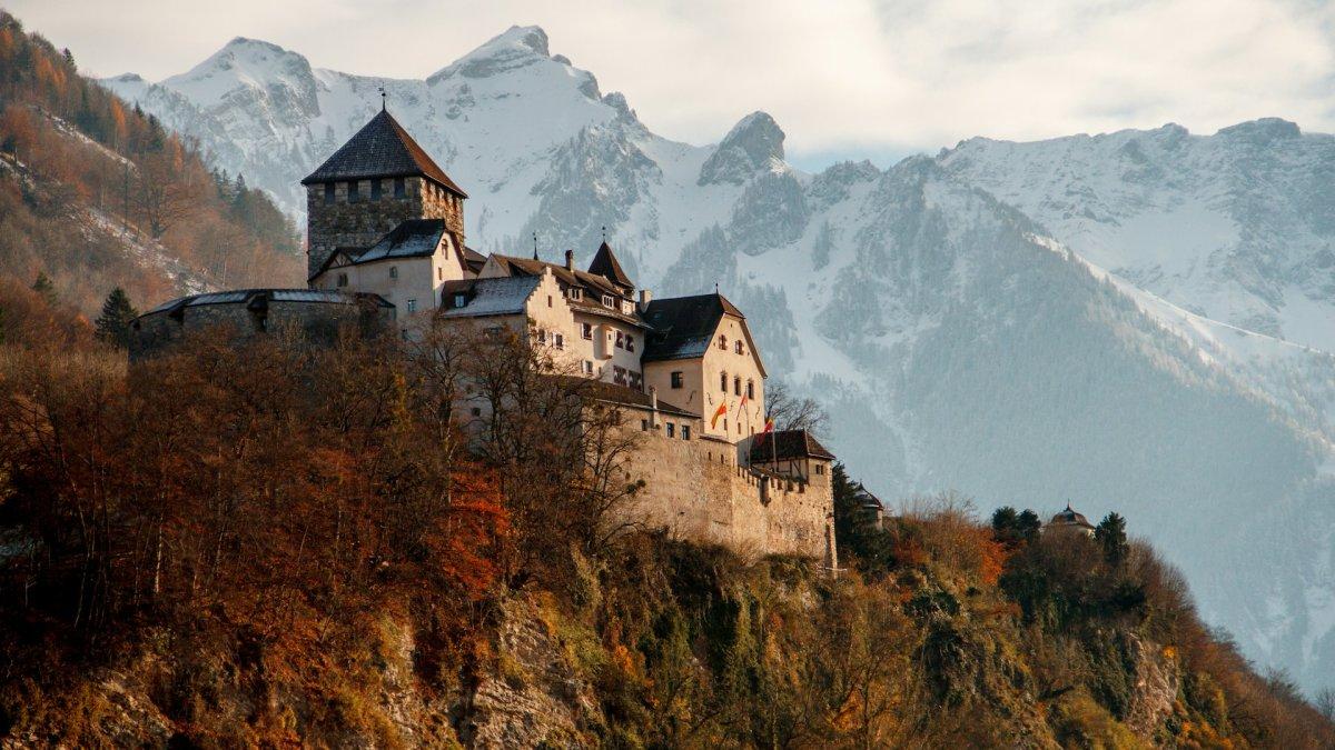 Liechtenstein, satu negara di dunia yang tidak memiliki bandara..