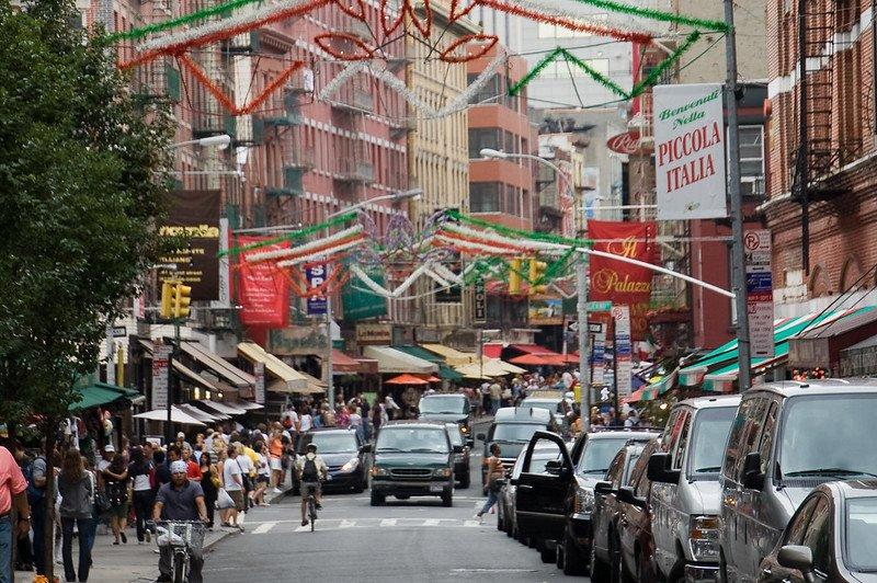 Little Italy, satu jebakan turis di New York City.