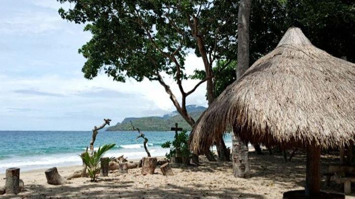 Lopo sederhana yang bisa digunakan untuk bersantai ria sambil menikmati keindahan Pantai Kokang di Desa Ojandetun, Kecamatan Wulanggitang, Kabupaten Flores Timur, NTT.