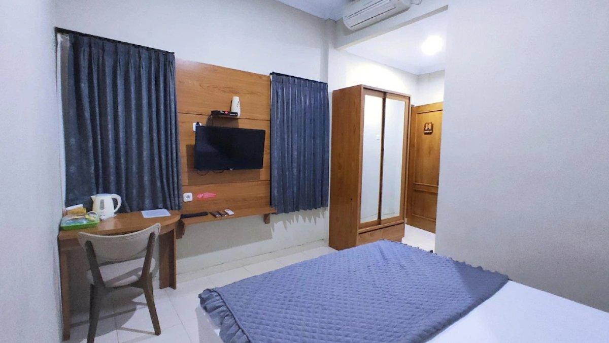 Lumintu Guest House Syariah, satu hotel bintang 3 dekat Bandara YIA Jogja yang mendapat rating 8 dari Agoda dan tarif inap mulai Rp 100 ribuan.
