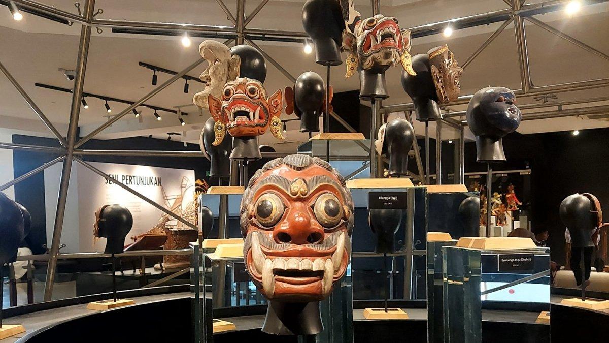 MUSEUM SONOBUDOYO JOGJA - Museum Sonobudoyo adalah satu tempat wisata hits di Jogja. Berikut itinerary Jogja 3 hari 2 malam dari Semarang.