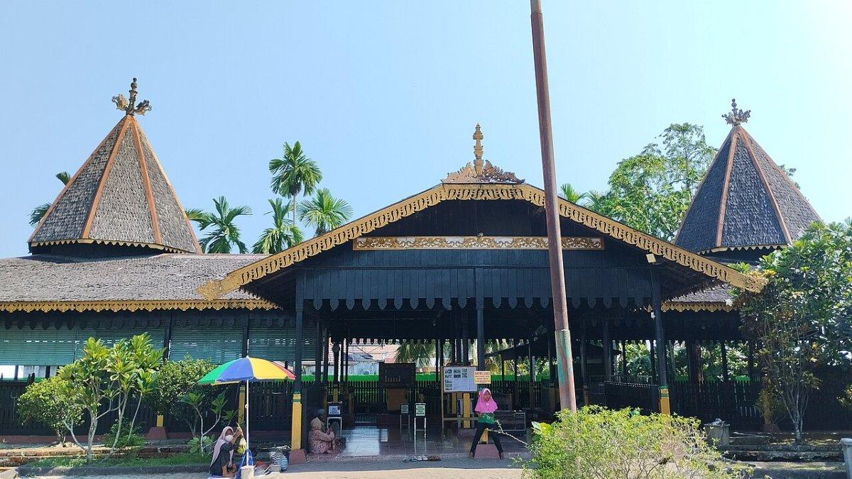 Makam Sultan Suriansyah, satu tempat wisata religi di Banjarmasin Kalimantan Selatan.