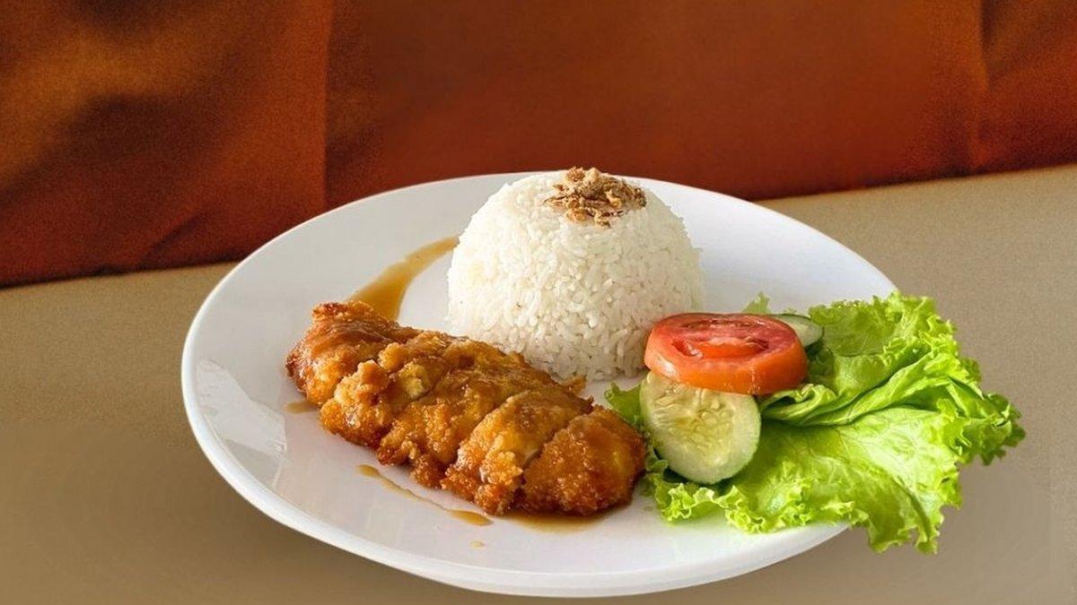 Makan siang di De Wisdom Garut, Jawa Barat.