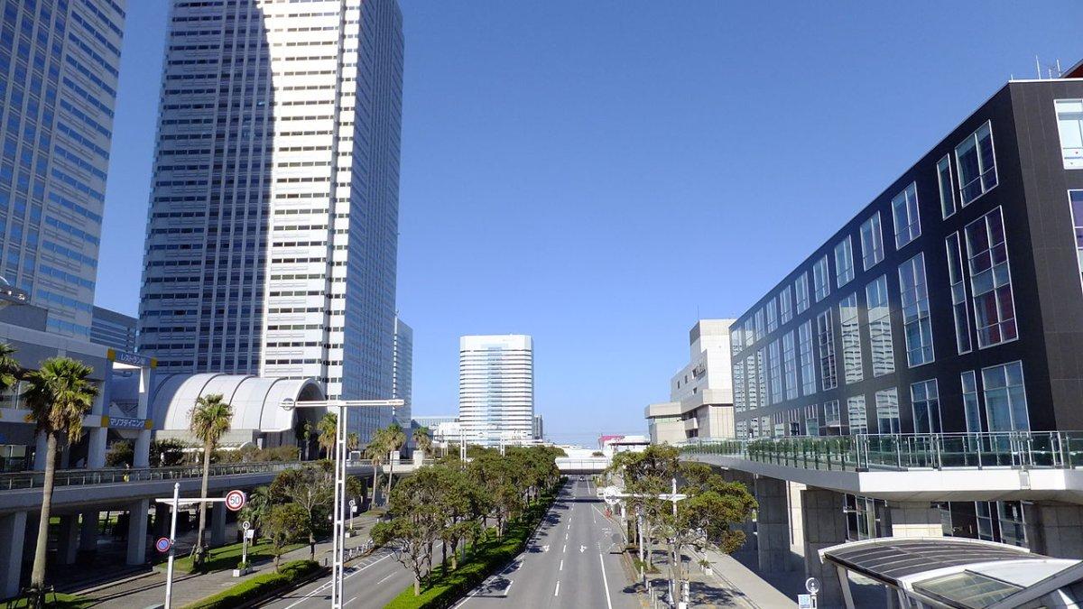 Makuhari, satu pusat belanja terbaik di Tokyo Jepang buat kamu yang mau berburu oleh-oleh.
