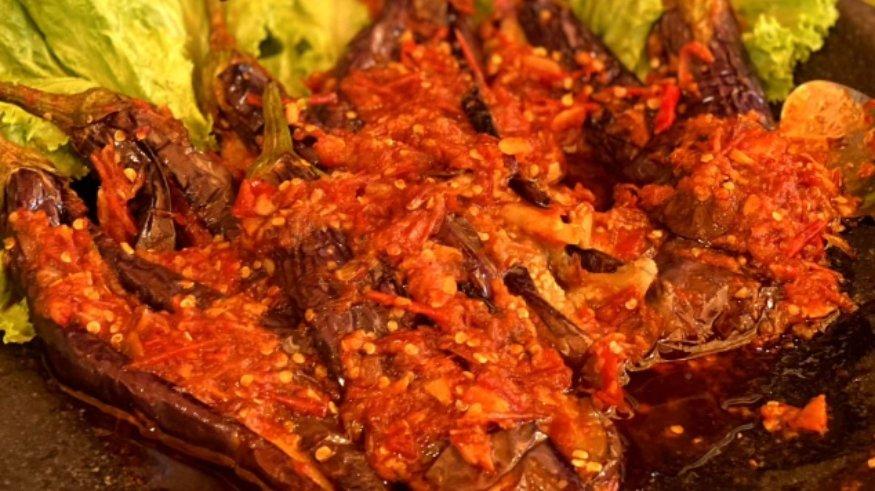 Mampir Pawon, tempat makan siang enak di Banyumas.
