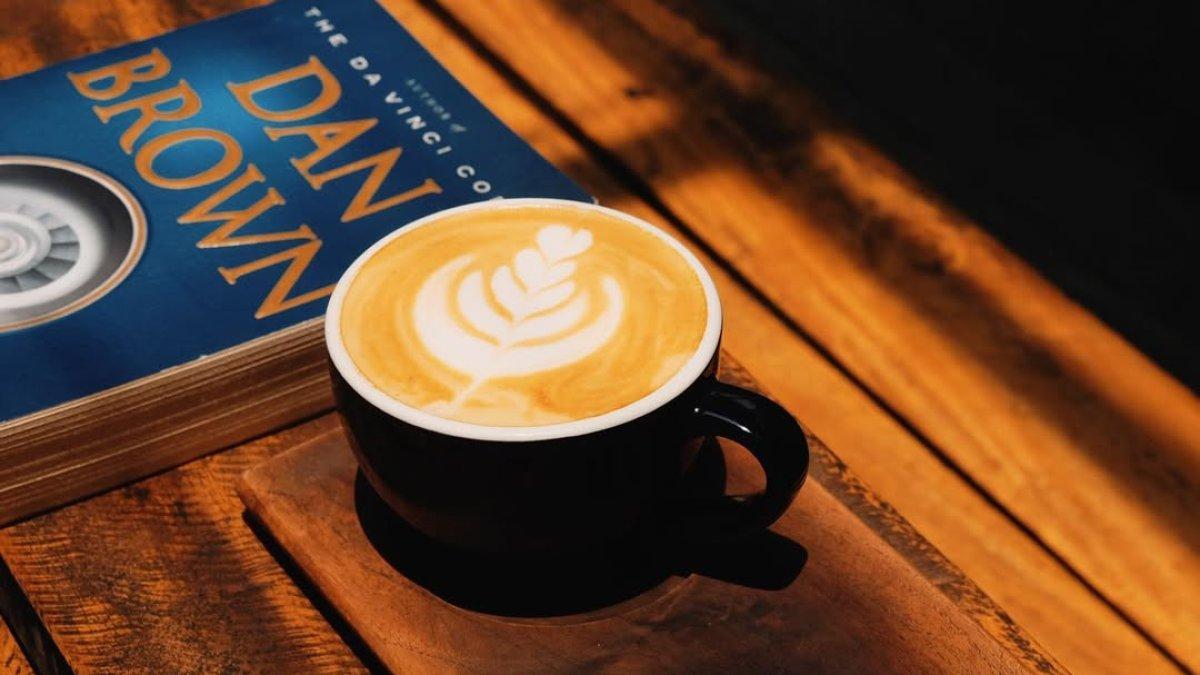 Maraca Books & Coffee, satu tempat ngopi hits di Bogor, Jawa Barat.