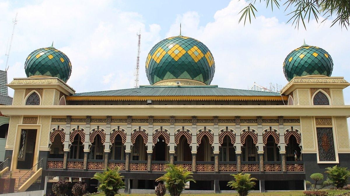 Masjid Arrahman, satu tempat wisata religi di Pekanbaru Riau.