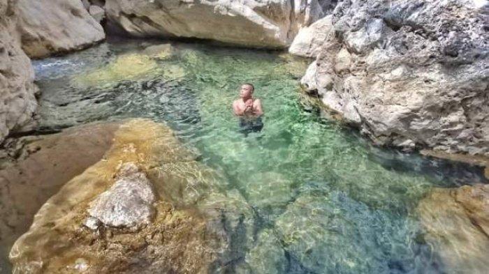 Mata Air Belerang Oh'aem, satu tempat wisata terbaik di Kupang yang wajib kamu kunjungi.