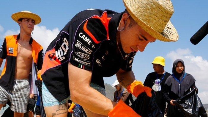 Maverick Vinales. Maverick Vinales, pembalap asal Spanyol kembali mencuri perhatian ketika mengikuti tren di medsos Indonesia: Cukurukuk hingga pinjam dulu seratus.