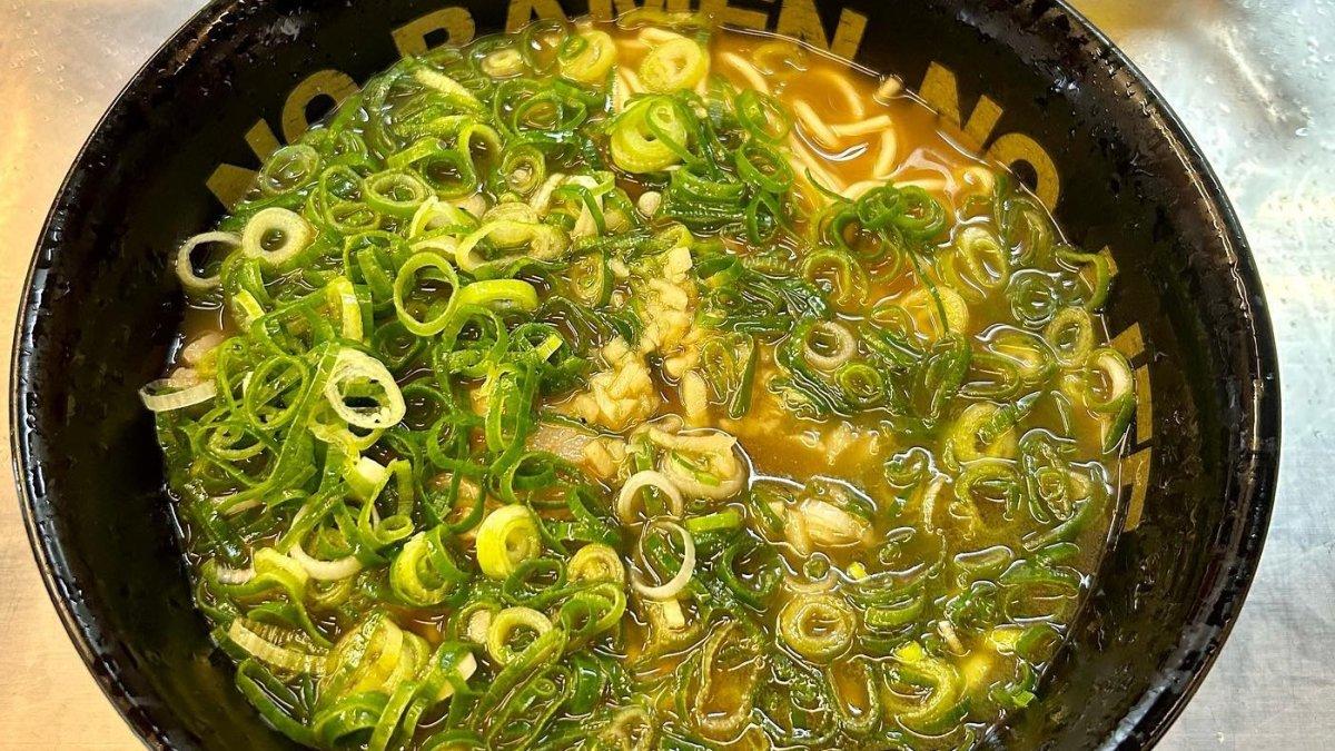Men Baka Ichidai, satu kedai ramen di Kyoto Jepang untuk makan siang enak dan mengenyangkan.