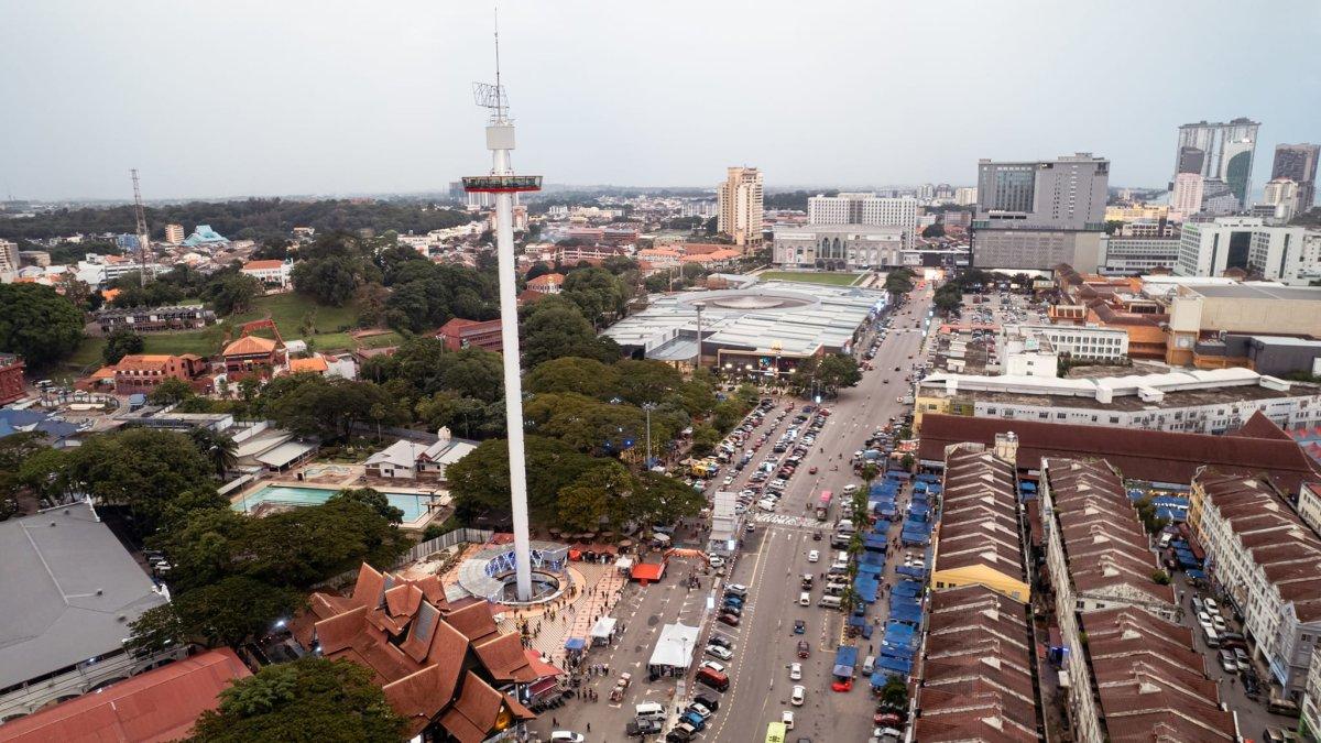 Menara Taming Sari, satu tempat wisata di Melaka Malaysia yang dikenal estetik dan instagenic buat pemburu foto.