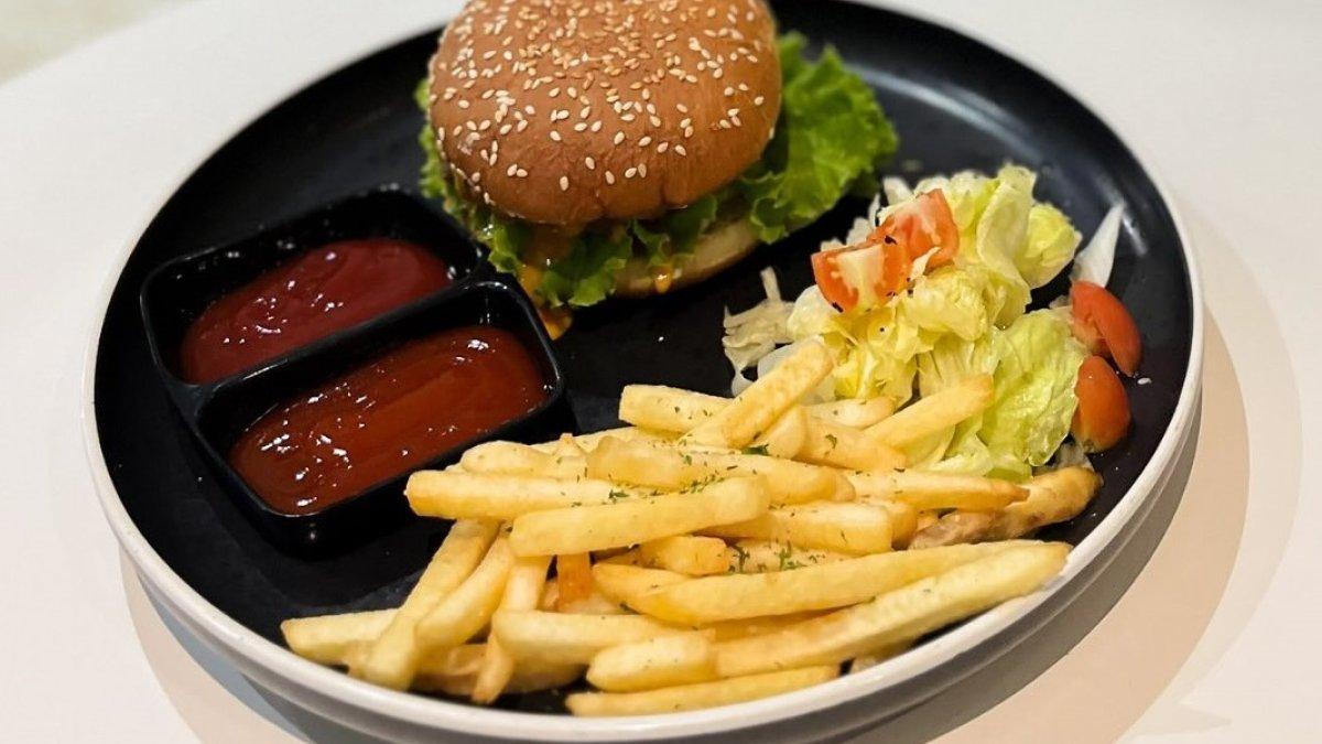 Menata Coffee & Eatery, Cianjur, Jawa Barat