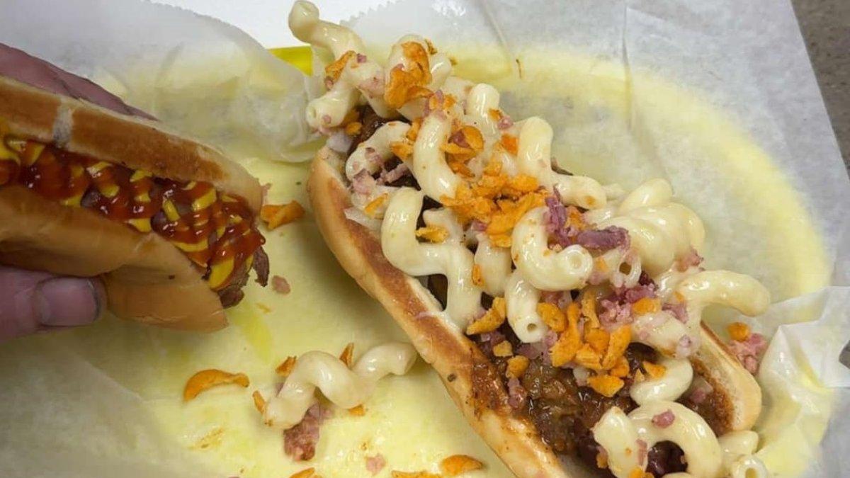 Menu Spirals: Hot Dogs & More yang dipesan Nick Chappell