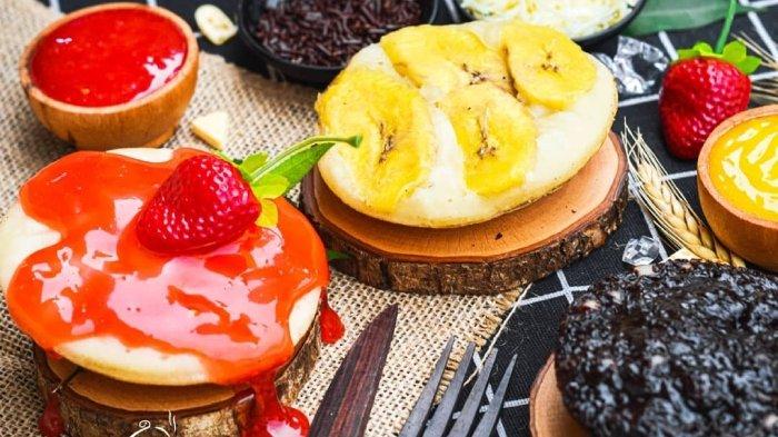 Menu Surabi Duren Sukasari di Kecamatan Bogor Timur, Kota Bogor, Jawa Barat.