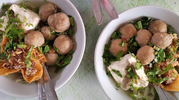 Menu bakso di warung Bakso Prima Kota Malang, Jawa Timur