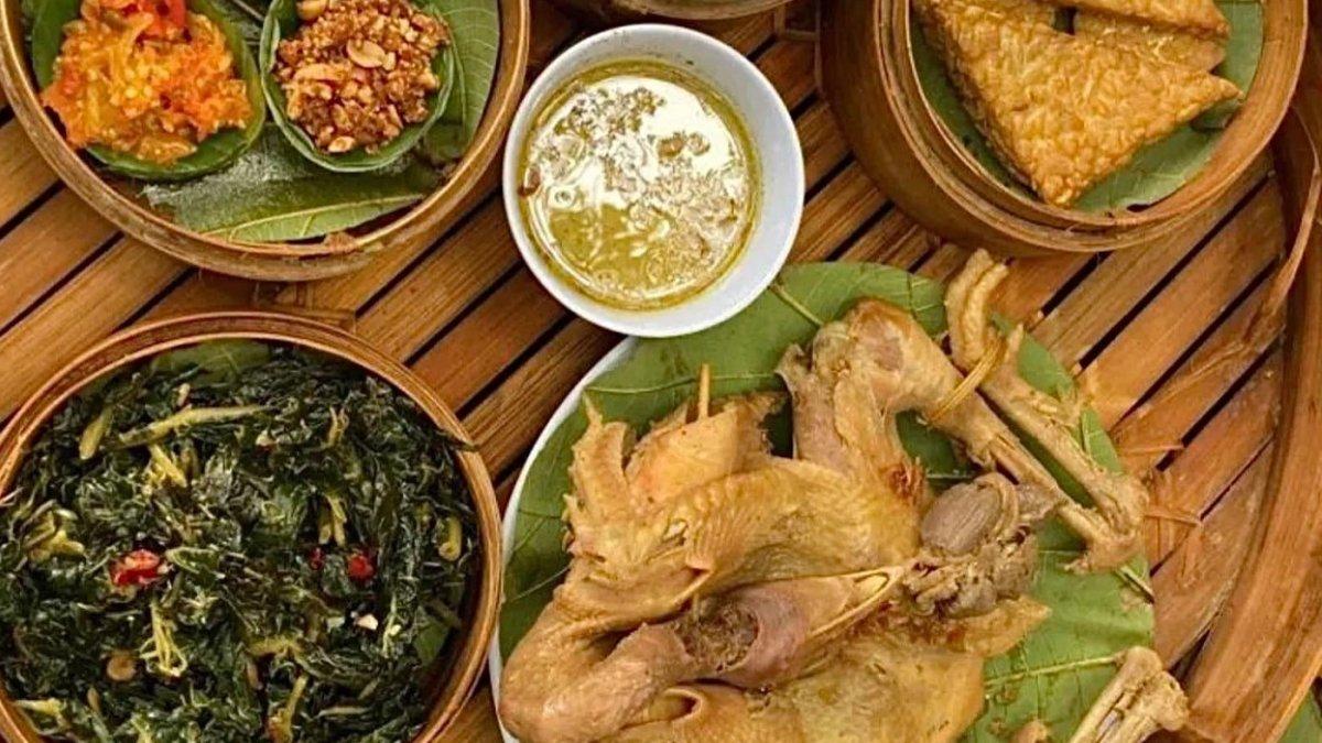 Menu di Waroeng Tedoeh, Bantul, Jogja.