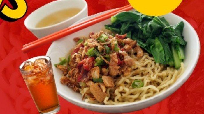 Menu mi ayam di warung Mie Pangsit Ayam Keriting dan Seafood Siantar Bengkulu.