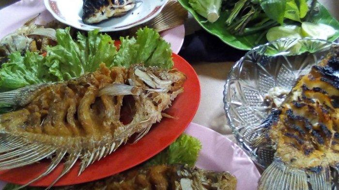 Menu seafood di Saung Injuk Bu Lilis Depok, Jawa Barat.