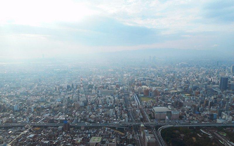 Menyaksikan pemandangan Osaka dari Abeno Harukas