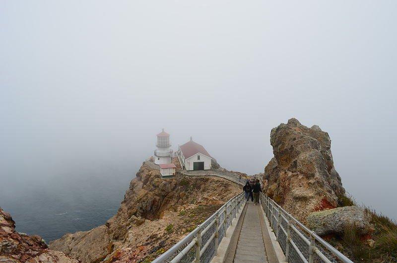Mercusuar di Point Reyes lokasi syuting film The Fog