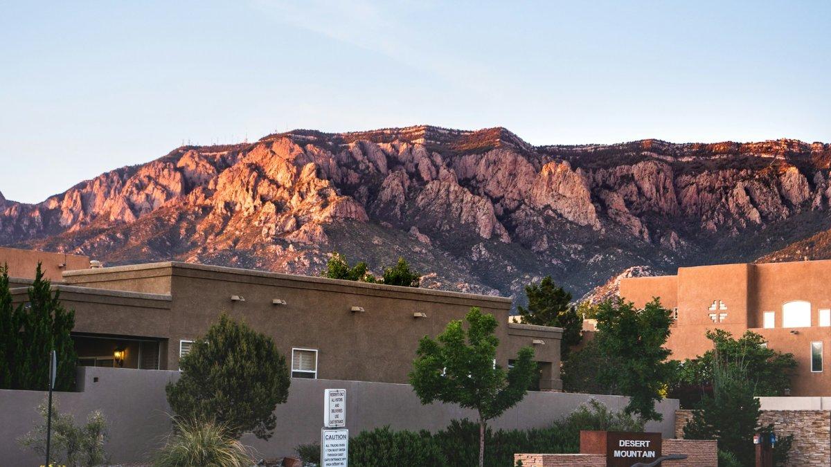 Meski punya tingkat kriminalitas tinggi, New Mexico punya pesona alam dan budaya yang unik.