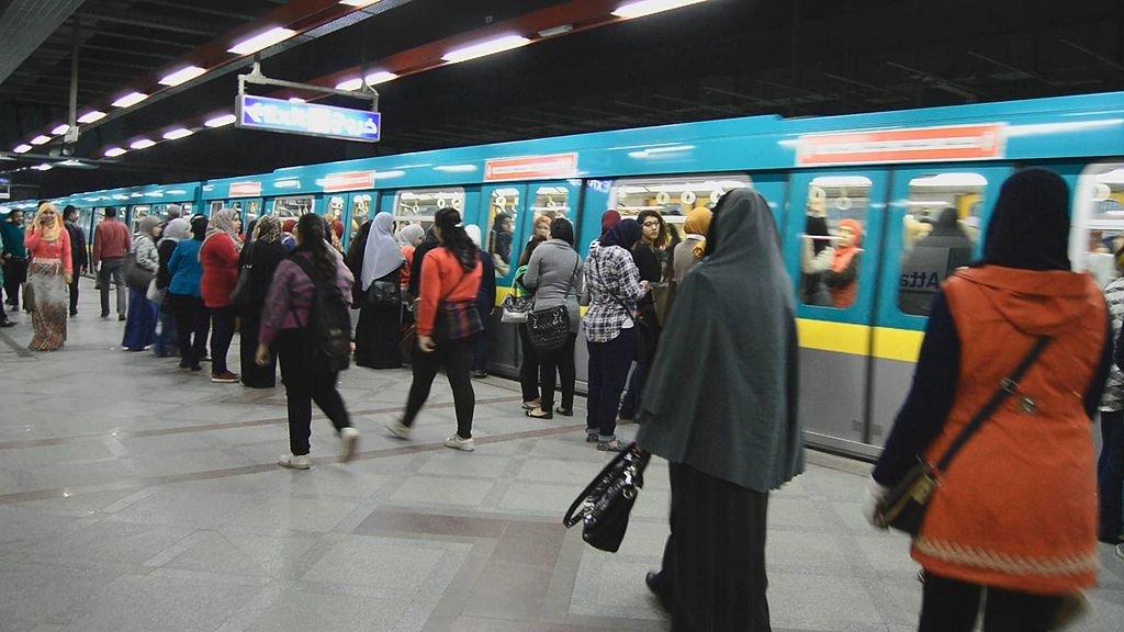 Metro Cairo, satu transportasi yang bisa kamu gunakan di Kairo Mesir.