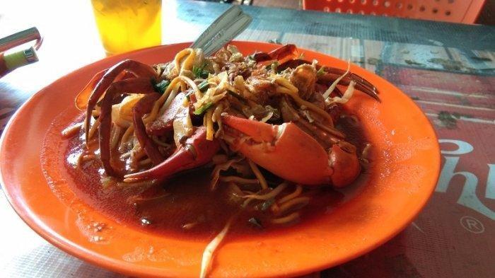 Mie Aceh Kepiting di Mie Aceh Titi Bobrok di Jalan, Setia Budi No17D, Sei Sikambing B, Kec Medan Sunggal, Kota Medan, Senin (2/12/2019).