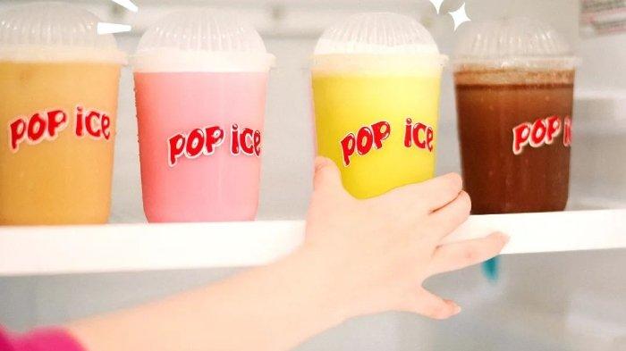 Minuman aneka rasa dari pop ice. Video viral di media sosial, aksi kocak tentara Amerika Serikat keciduk lagi jajan pop ice di Situbondo, Jawa Timur karena kepanasan saat latihan.