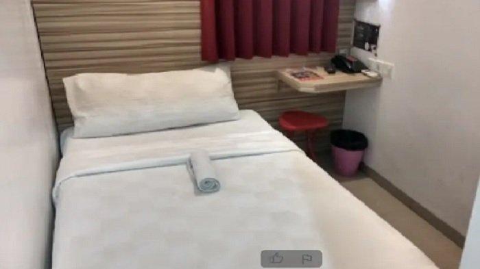 Kamar penginapan di hotel Mira Inn Kayoon, Surabaya, Jawa Timur.
