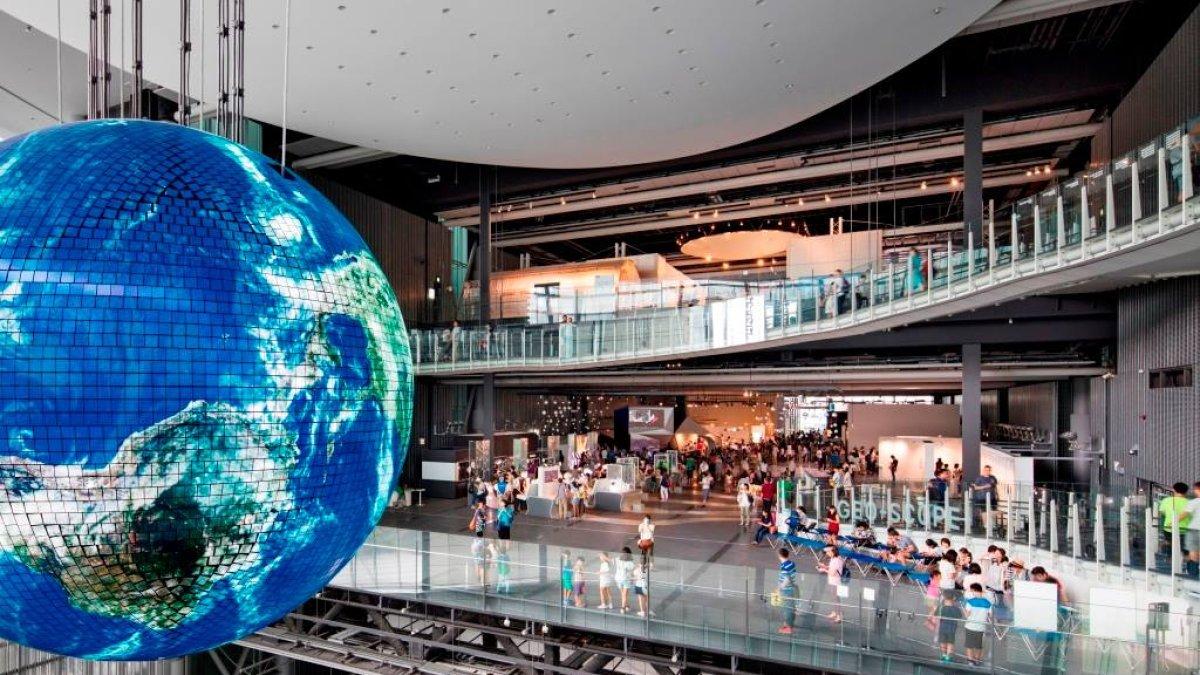 Miraikan – The National Museum of Emerging Science & Innovation, satu terbaik di Tokyo Jepang yang terkenal ramah anak.