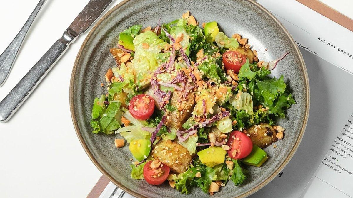 Monolog PIM, satu kafe brunch terbaik di Jakarta yang cocok dikunjungi saat makan siang.