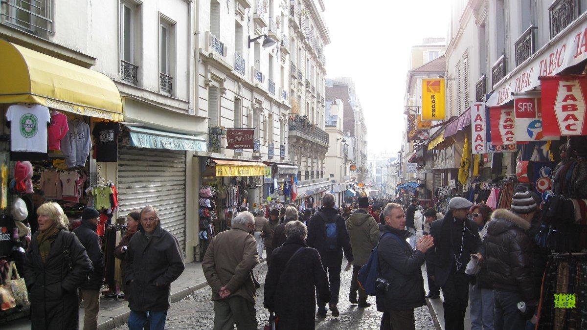 Montmartre, satu tempat wisata hits di Paris, Prancis.