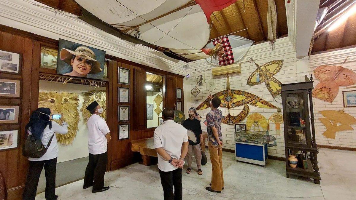Museum Layang-layang berlokasi di Jalan H Kamang No 38, Pondok Labu, Jakarta Selatan, Jakarta.
