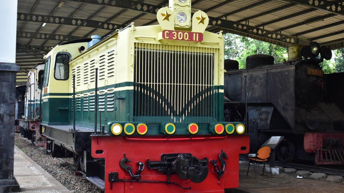 Museum Transportasi TMII, satu museum di Jakarta yang cocok buat jadi tempat ngabuburit.