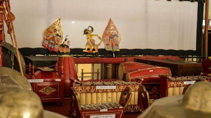 Museum Wayang Sendang Mas, Banyumas - Mengenal Museum Wayang Sendang Mas di Banyumas, berisi koleksi wayang Gagrag Banyumasan dan berbagai benda purbakala.