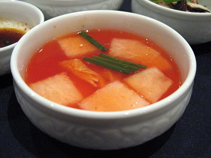 Nabak Kimchi, satu variasi kimchi.