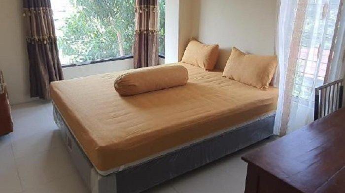 Kamar penginapan di hotel Nadamax Residence Syariah Surakarta, Jawa Tengah.