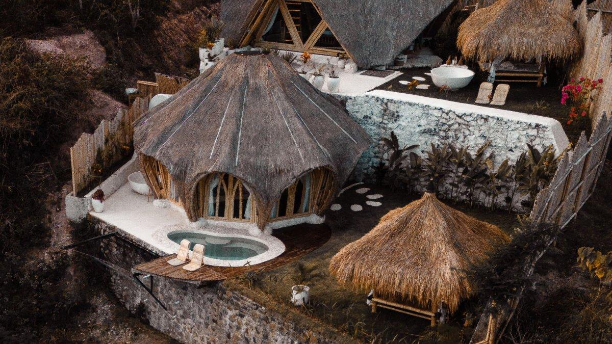 Nanti Villa, satu penginapan Airbnb terbaik sekitar Mandalika Nusa Tenggara Barat.