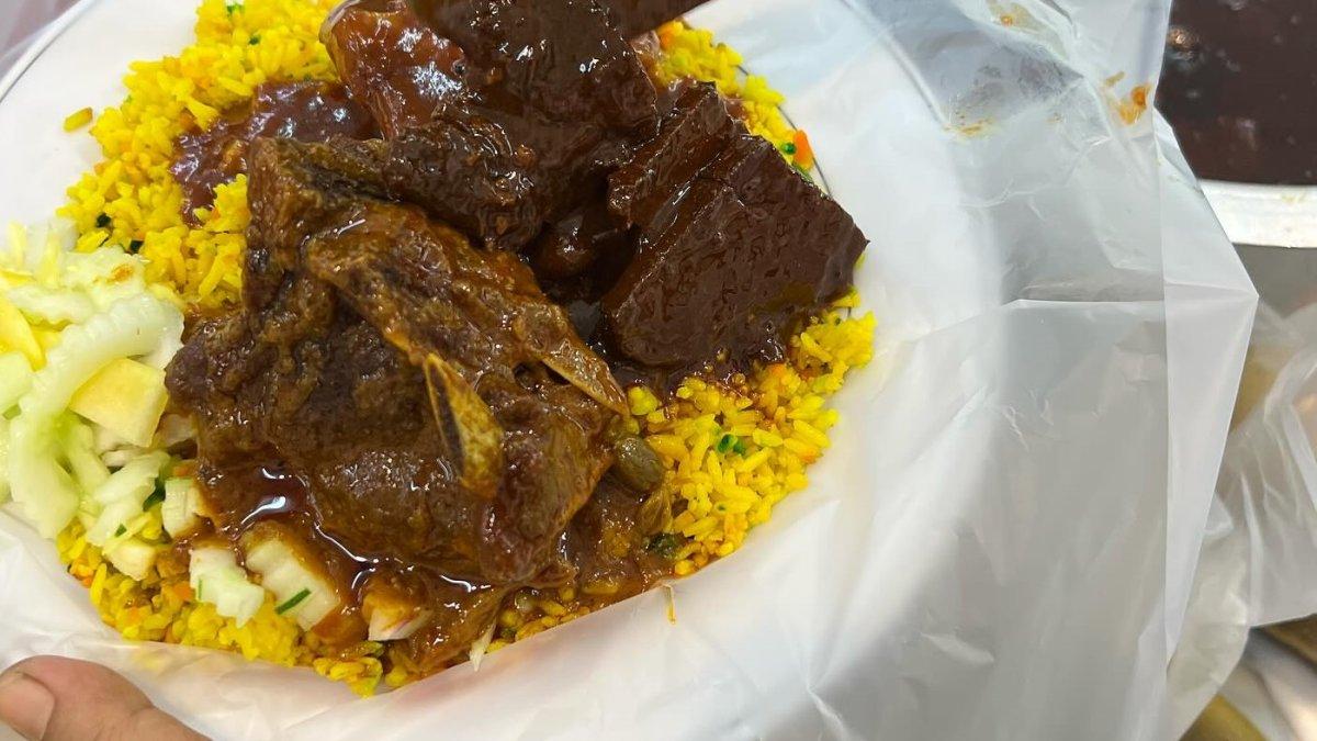 Nasi Kahwin Hari-Hari, satu tempat makan siang murah di Kuala Lumpur Malaysia.