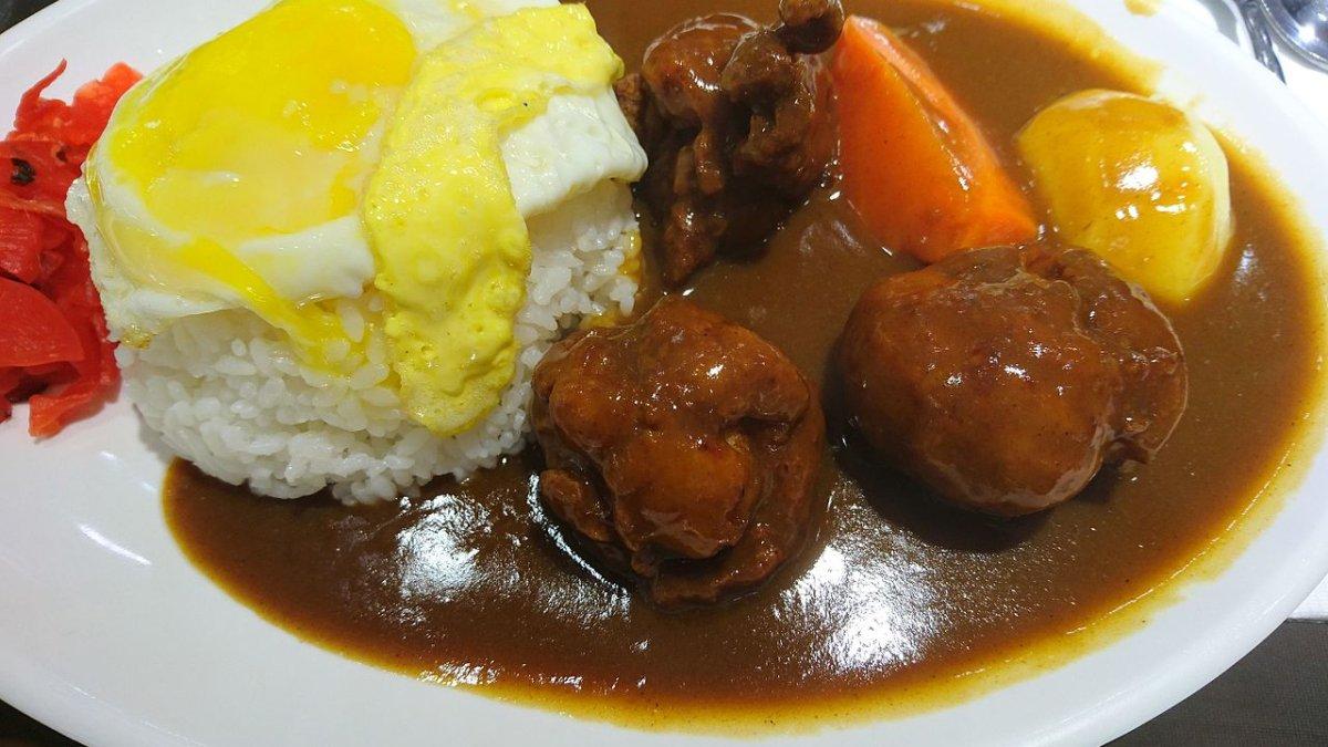 Nasi Kari, satu makanan khas Jepang yang bisa kamu bikin sendiri di rumah.