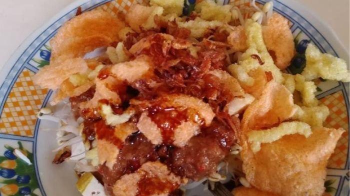 Nasi lengko yang disajikan Warung Makan Miraos.